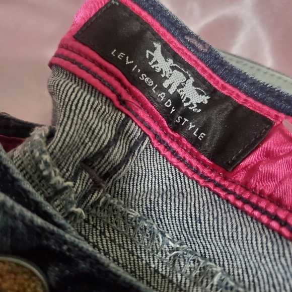 Levi's Jeans - Picture 3 of 4